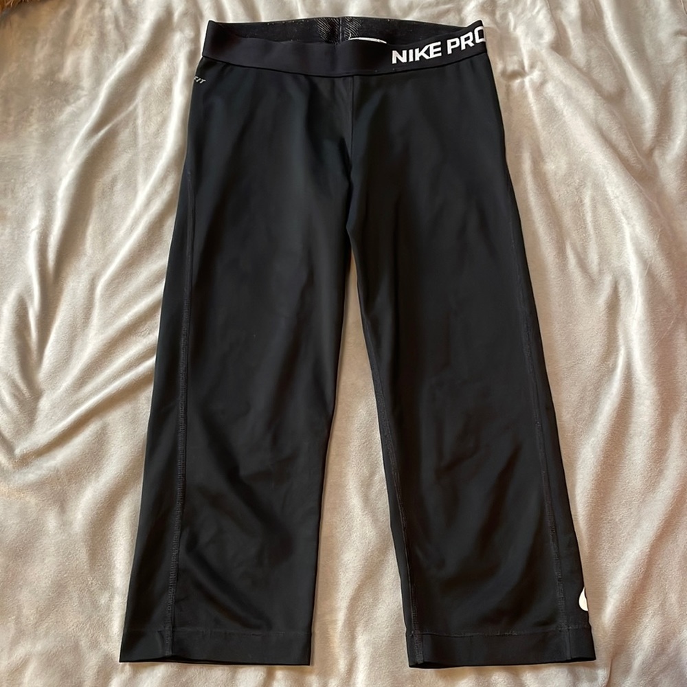 Black Capri leggings Nike Pros Small